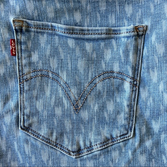 Levi’s Classic Shorts - Picture 5 of 15